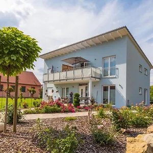 Zur Frankenhöhe Apartment